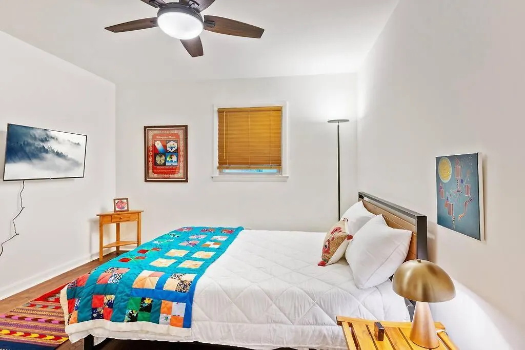 Holiday home Trendy Bohemian Bungalow, Close To Uptown, Plaza & Noda Charlotte