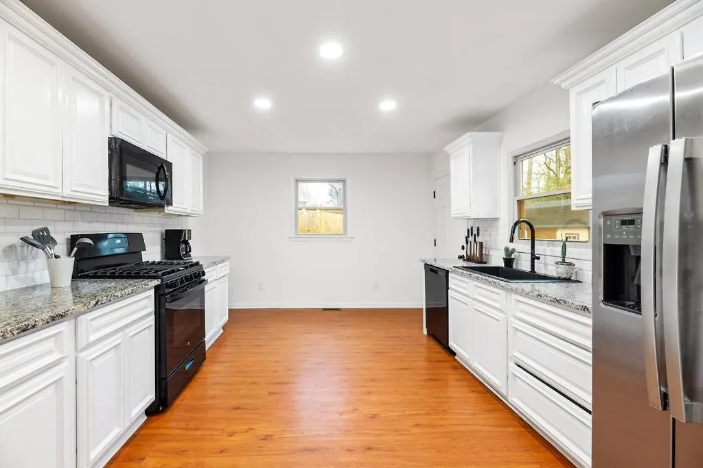 Trendy Bohemian Bungalow, Close To Uptown, Plaza & Noda Charlotte Holiday home