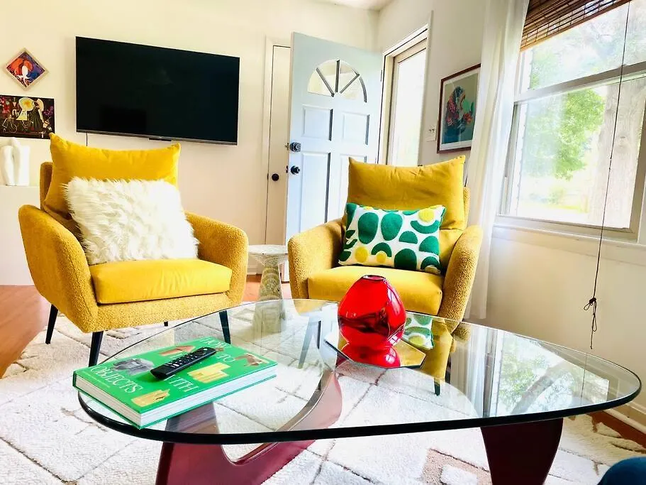 Trendy Bohemian Bungalow, Close To Uptown, Plaza & Noda Charlotte Holiday home