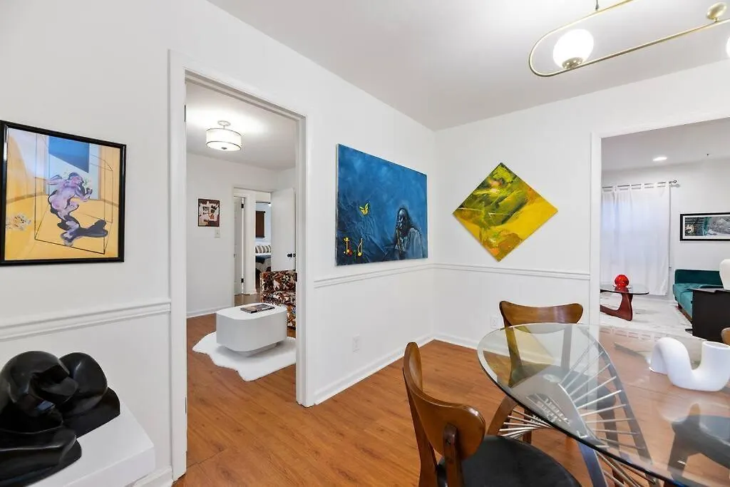 Trendy Bohemian Bungalow, Close To Uptown, Plaza & Noda シャーロット 別荘